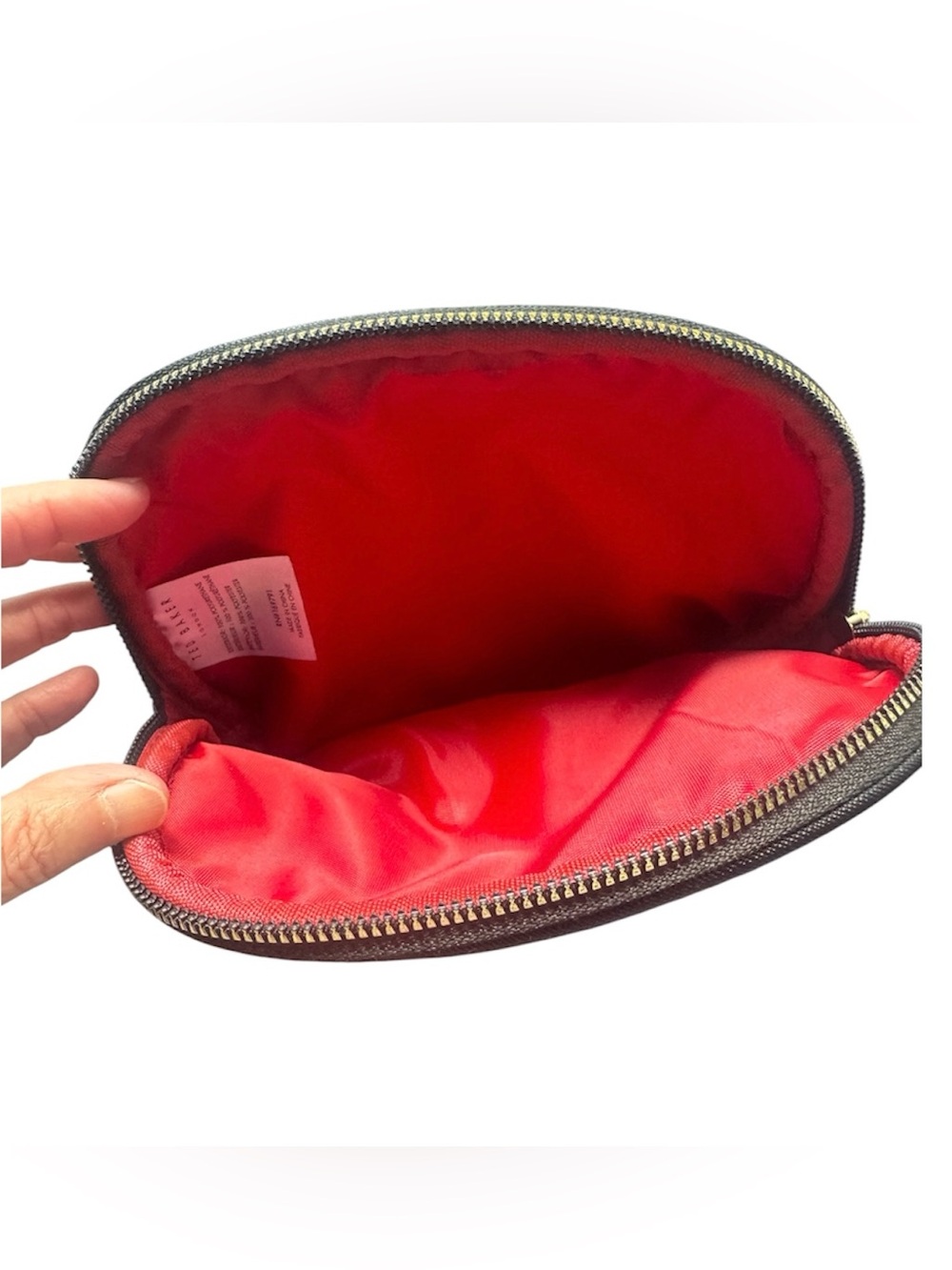 Ted Baker London Dome Cosmetic Bag with Bonus Beauty Items! NWOT - Picture 4 of 6